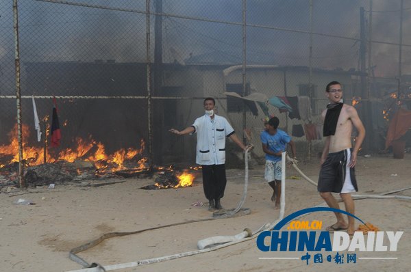 巴西累西腓社區(qū)發(fā)生火災 超百戶人家無家可歸（圖）