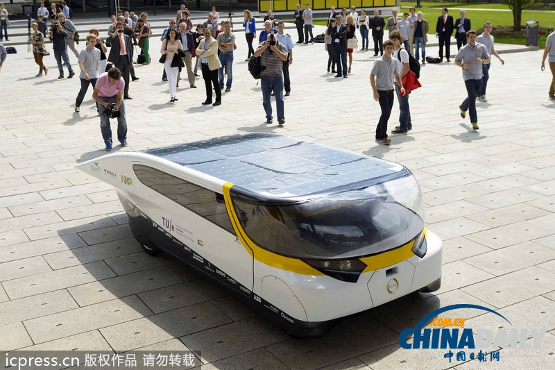 全球首輛家用太陽(yáng)能汽車造型炫酷 可跑近700公里（組圖）