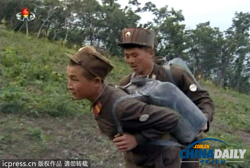 朝鮮欲建滑雪場 軍人響應(yīng)號召爬山運送物資