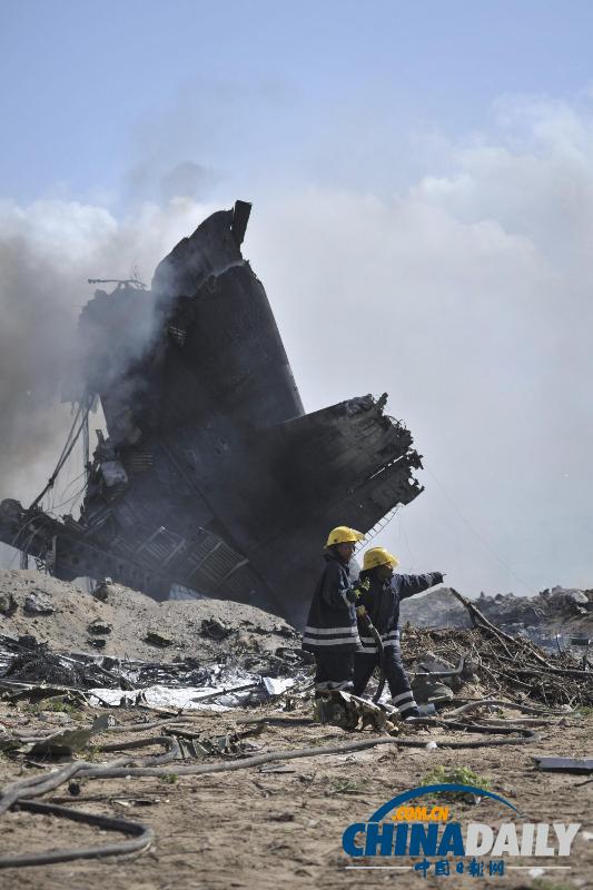 外軍機(jī)在索馬里首都機(jī)場起火燒毀 至少4人死亡（圖）