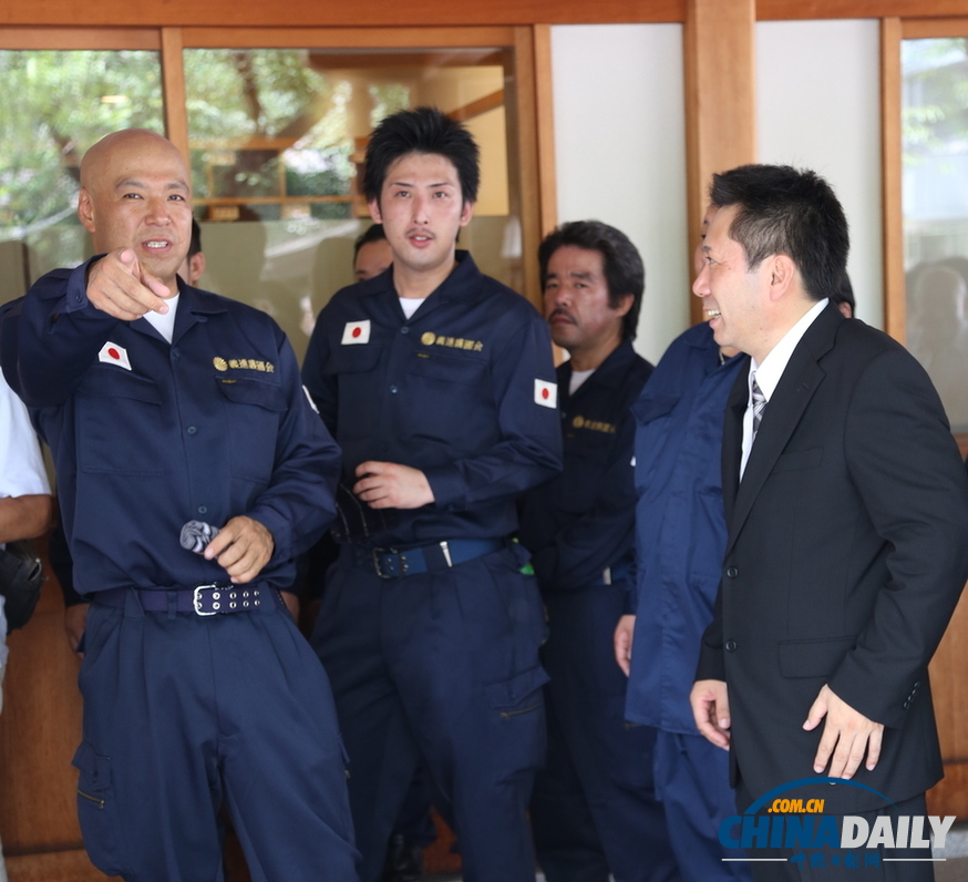 中國日報記者直擊日本右翼團(tuán)體“拜鬼”