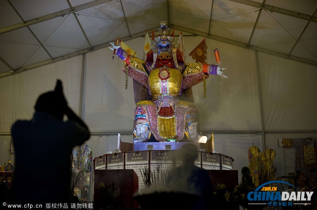 馬來西亞華裔迎“鬼節(jié)” 民眾“驚悚”狂歡（高清組圖）