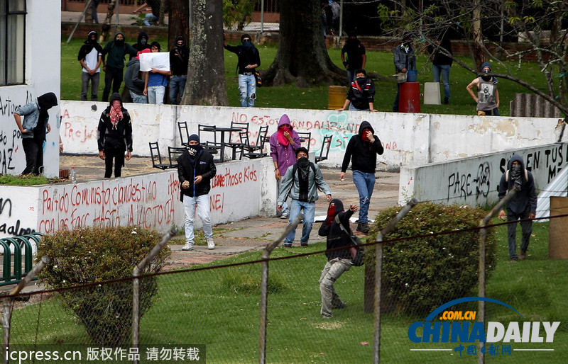 哥倫比亞全國大罷工要求下調(diào)汽油價(jià)格 引發(fā)警民沖突（組圖）