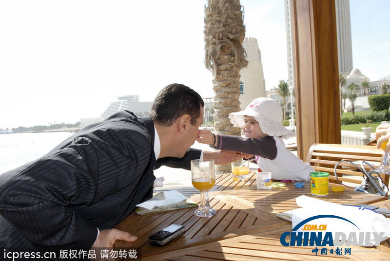 敘利亞總統(tǒng)溫馨家庭生活實(shí)錄 和樂融融羨煞旁人
