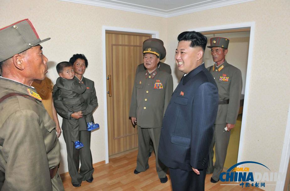 金正恩再次訪問曾炮擊延坪島的朝鮮部隊(duì)（高清組圖）
