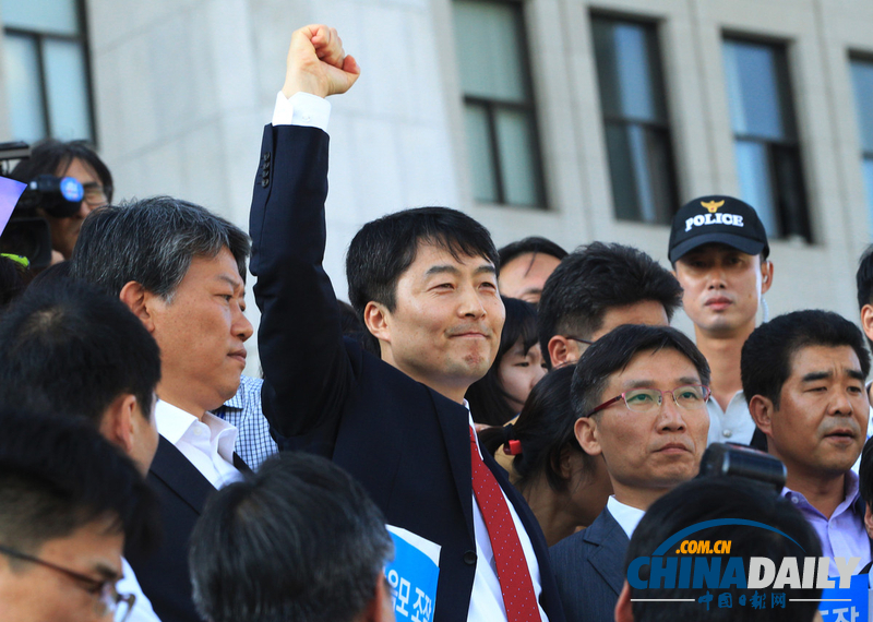 韓“陰謀叛國(guó)”議員李石基出席國(guó)民大會(huì) 已被批捕（組圖）