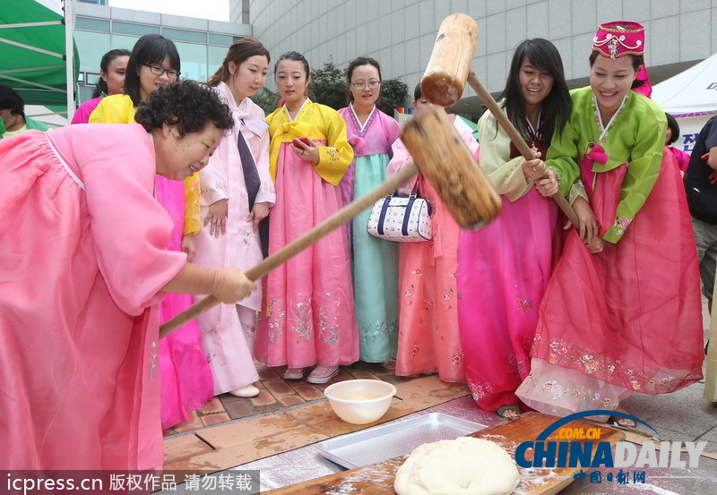 遙望明月共此時(shí) 看各國(guó)中秋節(jié)習(xí)俗