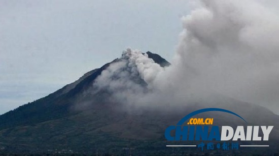 印度尼西亞火山爆發(fā) 導致近6000人疏散