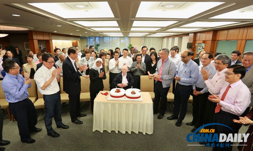 新加坡前總理李光耀90歲大壽 議員為其舉行慶祝會(huì)