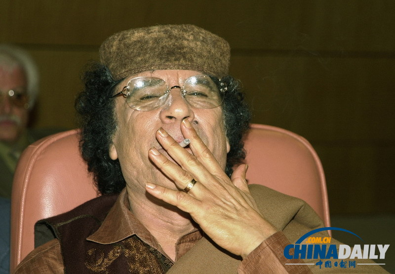 奧巴馬戒煙只因怕老婆 盤(pán)點(diǎn)那些煙不離手的政要