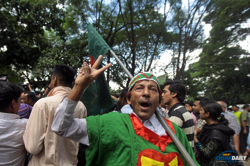 孟加拉國反對黨領(lǐng)導(dǎo)人被判死刑 擁護(hù)者縱火抗議