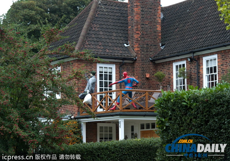 將科幻搬進現(xiàn)實 英國陽臺上演蜘蛛俠追擊小偷