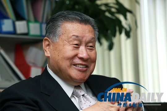 東京知事批安倍干涉奧運(yùn)人事 曾是橄欖球選手
