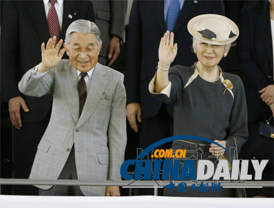 日本天皇夫婦時(shí)隔23年再度觀看殘運(yùn)會游泳比賽