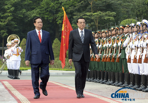 李克強(qiáng)談改革：不論是險(xiǎn)灘還是深水區(qū)，我們將勇往直前、義無(wú)反顧