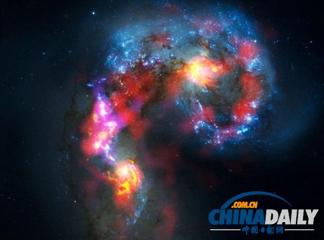 望遠(yuǎn)鏡陣列拍到宇宙震撼一幕：超級(jí)黑洞吞噬巨量物質(zhì)