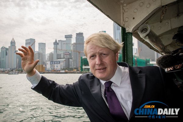 倫敦市長(zhǎng)訪問(wèn)香港 體驗(yàn)大巴客輪興致濃（組圖）