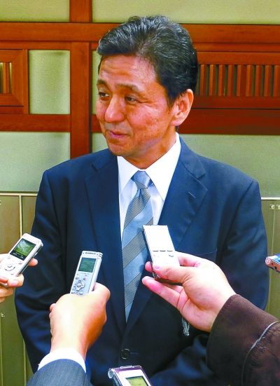 安倍之弟參拜靖國(guó)神社 安倍稱遺憾無法參拜