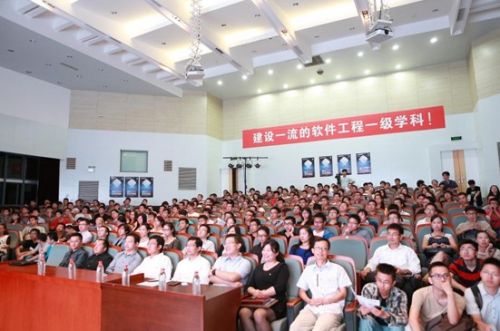 百度副總裁朱光走進(jìn)上海交大：做到最好 不留遺憾