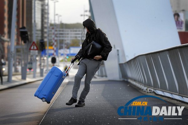 歐洲多國(guó)遭遇強(qiáng)風(fēng)暴襲擊 十余人死亡損失慘重（組圖）