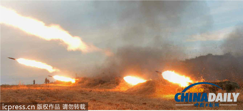 金正恩指導(dǎo)朝鮮人民軍火力打擊訓(xùn)練（組圖）