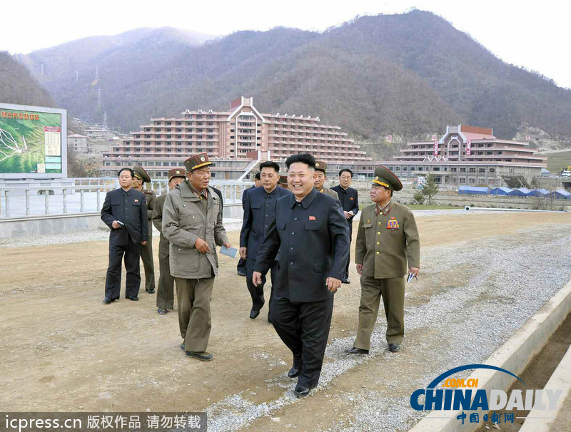 金正恩再次視察馬息嶺滑雪場(chǎng) 稱贊建設(shè)者愛國（圖）