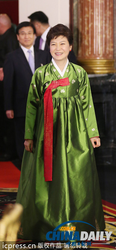 朝鮮批樸槿惠掀“裙子妖風(fēng)” 像“無(wú)知村婦”