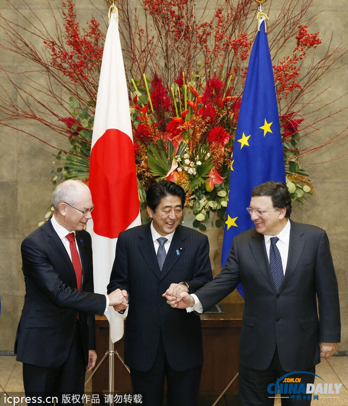 安倍于首相官邸會(huì)見歐盟首腦 發(fā)布會(huì)上喜笑顏看
