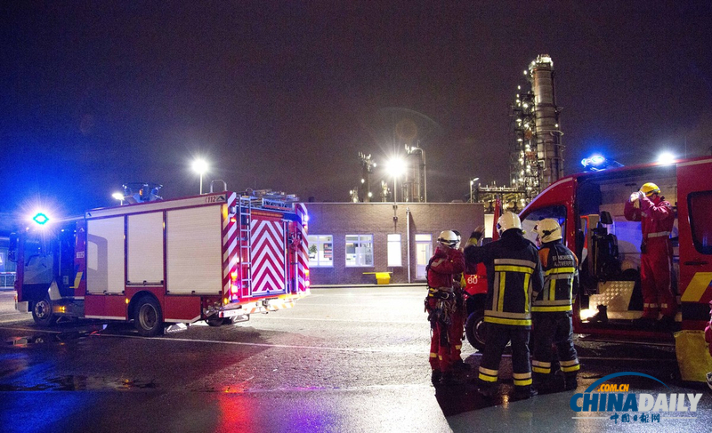 比利時(shí)道達(dá)爾煉油廠爆炸致2人死亡 否認(rèn)將污染環(huán)境