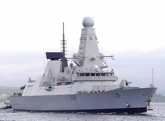“歐洲第一艦”英國(guó)皇家海軍“勇敢”號(hào)訪問(wèn)上海