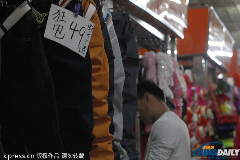 北京動(dòng)物園服裝批發(fā)市場(chǎng)確定外遷 大紅門(mén)服裝市場(chǎng)批發(fā)業(yè)或外遷河北