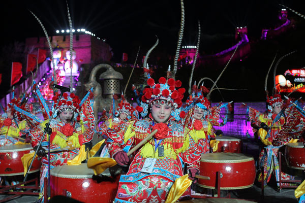 北京八達(dá)嶺長(zhǎng)城上演新年倒計(jì)時(shí)