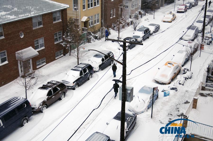 美國(guó)中東部遭遇暴風(fēng)雪 致10余人死亡