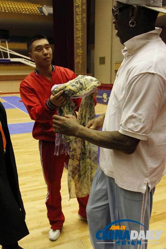 前NBA明星隊(duì)朝鮮籃球場練習(xí) 備戰(zhàn)友誼賽為金正恩慶生