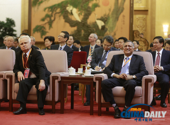 《中國日報》外專親歷總理座談會：中國領導人重視外國人所作貢獻 讓我們深受感動