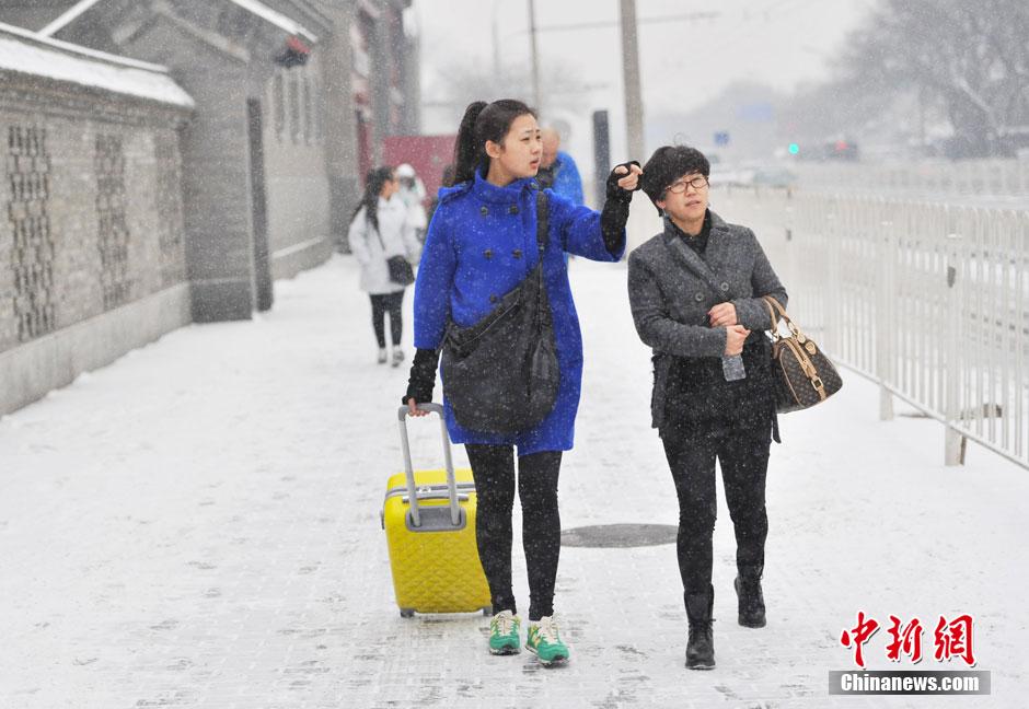 中戲藝考初試 考生雪天趕考
