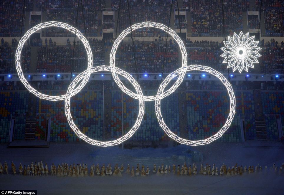 索契冬奧會閉幕式調侃“五環(huán)變四環(huán)”