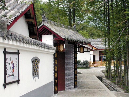 設計人與自然共同的家 <BR>——記成都市政協(xié)委員劉衛(wèi)兵