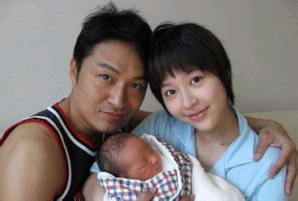 吳奇隆劉詩(shī)詩(shī)17歲之差 港臺(tái)大叔都愛找內(nèi)地嫩妻？