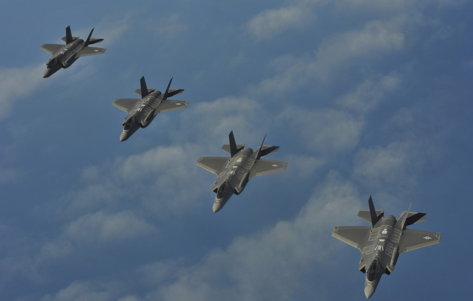 美軍擬提前F-35成軍時(shí)間 或受中國五代機(jī)影響