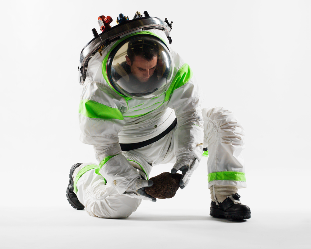 NASA新一代宇航服票選誕生 開創(chuàng)多項里程碑