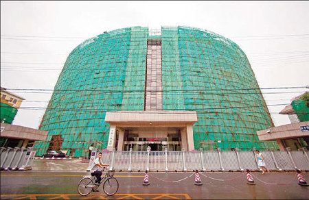 Banks give out less new loans in July
