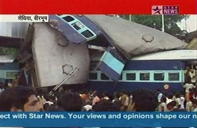 52 killed, 100 injured in trains collision in eastern India
