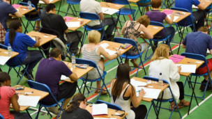 英國政府放松大學(xué)招生名額限制
