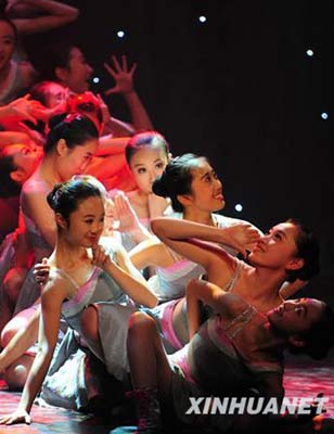 中國人大附中藝術(shù)團(tuán)在英國巡演