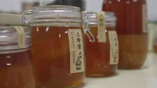 你的烤馕、野蜂蜜和土雞蛋到了?？瓷衬〈迦绾瓮孓D電商丨解碼中國