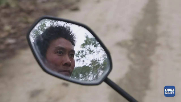 這個先天脊柱彎曲的貴州鐵漢，卻背負著全村人的脫貧夢 | 解碼中國