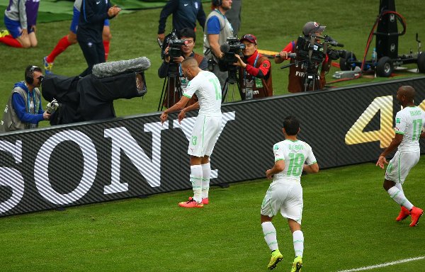球進(jìn)了！Goooooal！世界杯慶祝方式大盤點(diǎn)（組圖）
