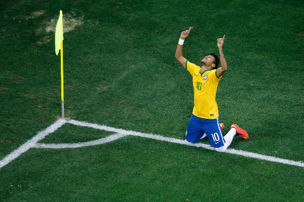 球進(jìn)了！Goooooal！世界杯慶祝方式大盤(pán)點(diǎn)（組圖）
