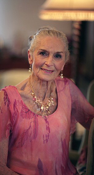 87歲超模：模特姑娘們，別擺臭臉了！
